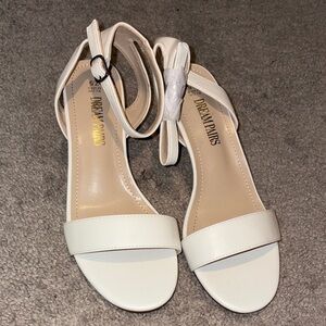 Dream Pairs Women's Cream Heels
